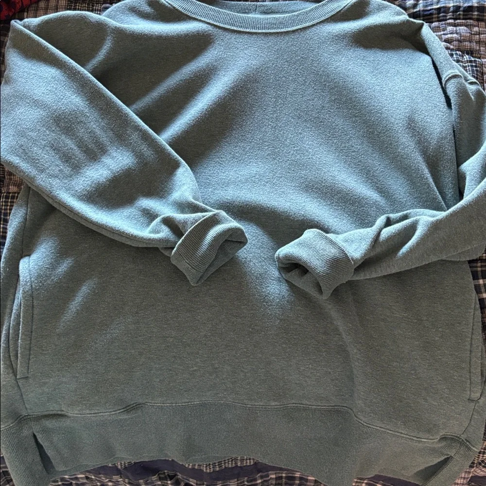Green Sweater - Picture 5 of 7